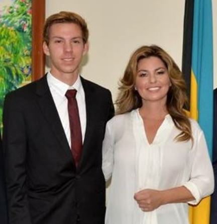 Eja Lange with his mom Shania Twain